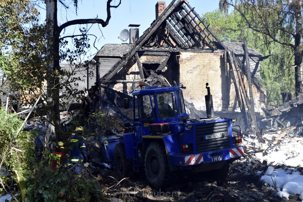 Grossfeuer Einfamilienhaus Siegburg Muehlengrabenstr P1344.JPG - Miklos Laubert